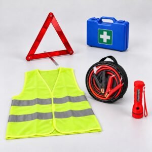 Kit de emergencia para auto: triángulos, chaleco, linterna, cable puente y botiquín